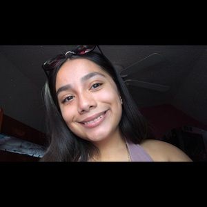 Meet your Posher, Anna jarely